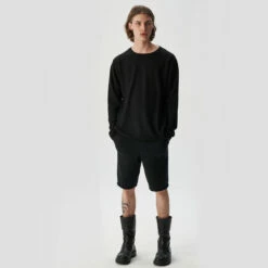 So Good To Wear Lecce Cropped Trousers in Black - Designer Shorts for Men
