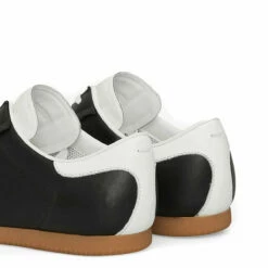 Maison Margiela Featherlight Leather Sneakers in Black - Men's Premium Sneakers 5 Maison Margiela Featherlight Leather Sneakers in Black - Men's Premium Sneakers -Hervia Shop hervia.com maison margiela featherlight leather sneakers 1686144753fl d 4