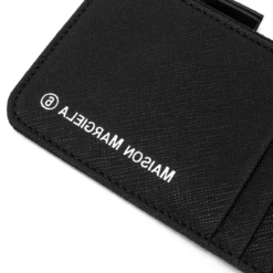 MM6 Maison Margiela Reverse Logo Cardholder Wallet in Black - Men's Slim Minimalist Wallet -Hervia Shop hervia.com maison margiela mm6 s54ui0071 p0408 t8013 reverse logo cardholder wallet 159464427521010.3