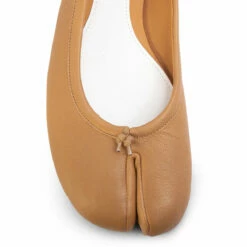Maison Margiela Tabi Leather Ballet Shoes in Nude Tone - Kids 6 Maison Margiela Tabi Leather Ballet Shoes in Nude Tone - Kids -Hervia Shop hervia.com maison margiela tabi leather ballet shoes nude 161287643422788.5