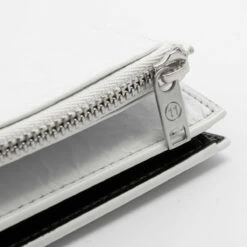 Maison Margiela Crinkle Effect Zipped Wallet White In White | Men's Wallets -Hervia Shop hervia.com s35ui0516 p4135 t1003 wallets white 161788377822545 0000 Layer 182
