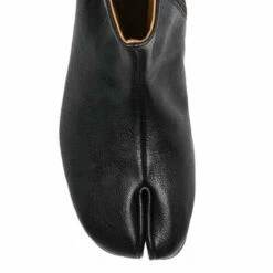 Maison Margiela Grained Leather Boots in Black - Designer Men's Boots -Hervia Shop hervia.com s57wu0134 pr058 t8013 ankle boot black 1649778120S57WU0134PR058 3